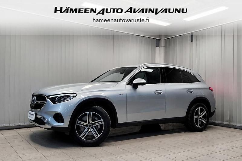 Harmaa Käytetty 2025 Mercedes GLC300e Business Katumaasturi | 66 800 € (Perustarjous) - Kuva 1/4
