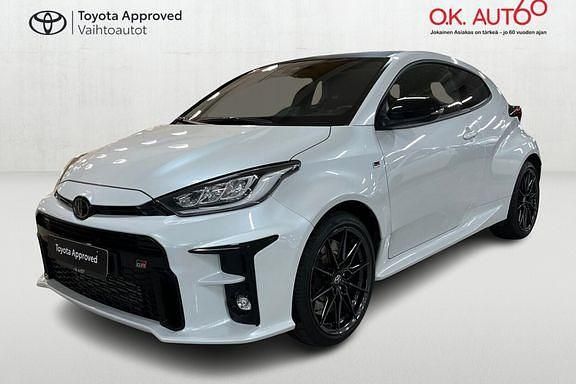 Valkoinen Käytetty 2021 Toyota Yaris Viistoperä | 41 990 € - Kuva 1/4