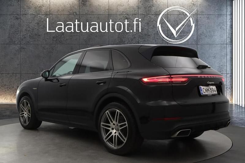 Käytetty Porsche Cayenne Sport 462 HP (339 kW) 2020 Katumaasturi