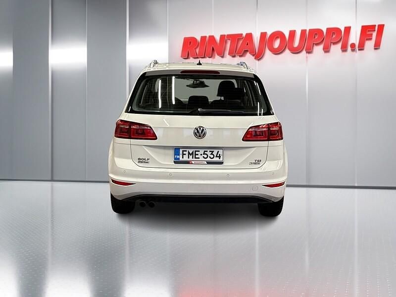 Käytetty VW Golf Sportsvan Highline 125 HP (91 kW) 2016 Tila-auto
