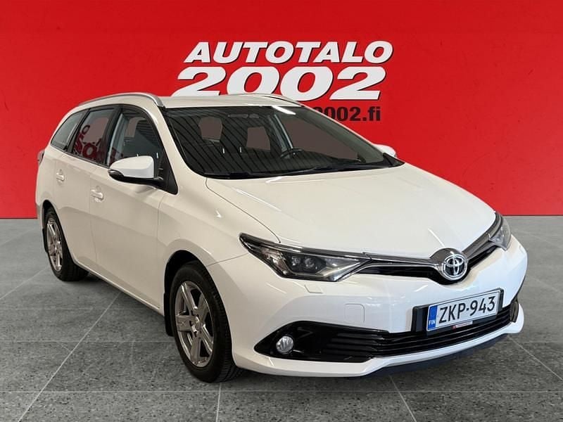 Käytetty Toyota Auris Touring Sports Multidrive S 116 HP (85 kW) 2016 Valkoinen Farmari