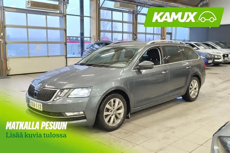 Käytetty Skoda Octavia Style 150 HP (110 kW) 2019 Hopea / harmaa Farmari