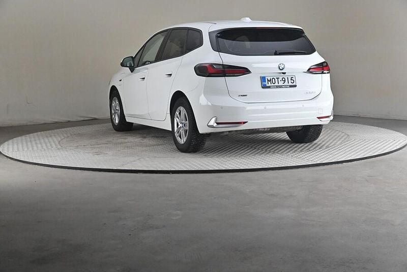 Käytetty BMW 225 Active Tourer 245 HP (180 kW) 2022 Tila-auto