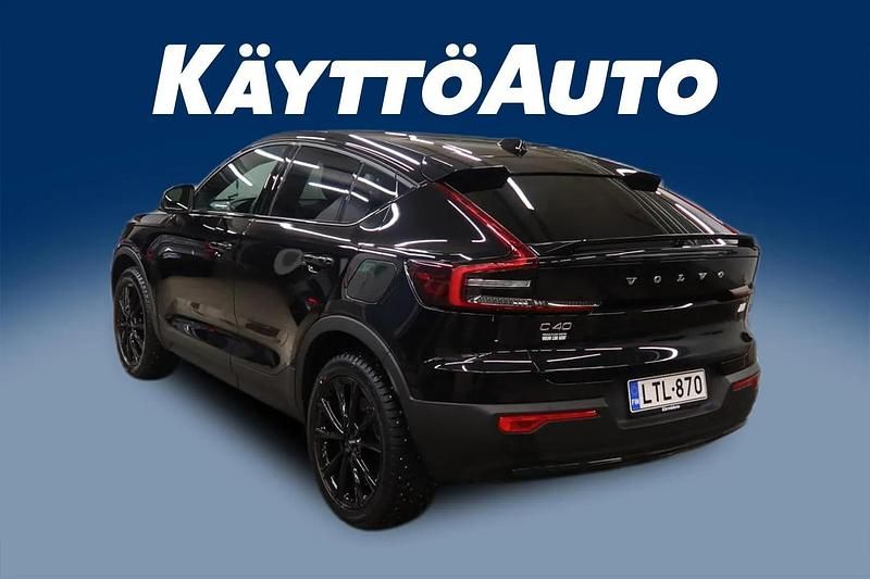 Käytetty Volvo EC40 Plus 185 kW (252 HP) 2024 Musta Katumaasturi
