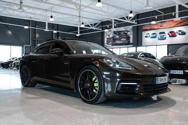 Käytetty Porsche Panamera 4 462 HP (339 kW) 2018 Sedan