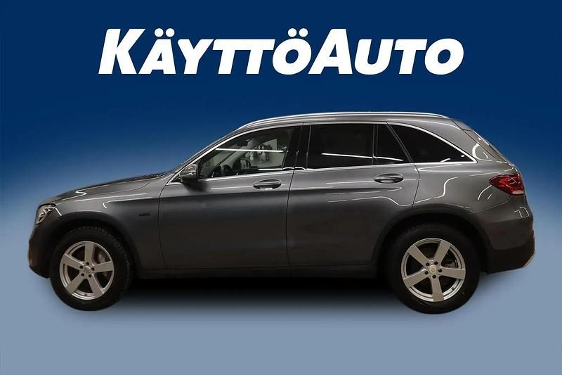 Käytetty Mercedes GLC300e Business 211 HP (155 kW) 2020 Harmaa Katumaasturi