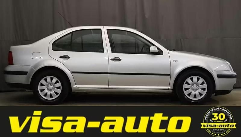 Käytetty VW Bora 102 HP (75 kW) 2003 Harmaa Sedan