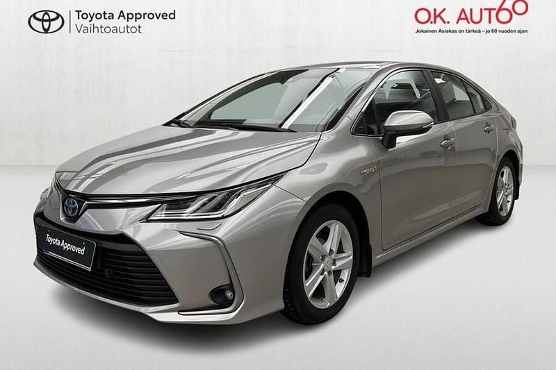 Käytetty Toyota Corolla Active 121 HP (88 kW) 2021 Hopea Sedan