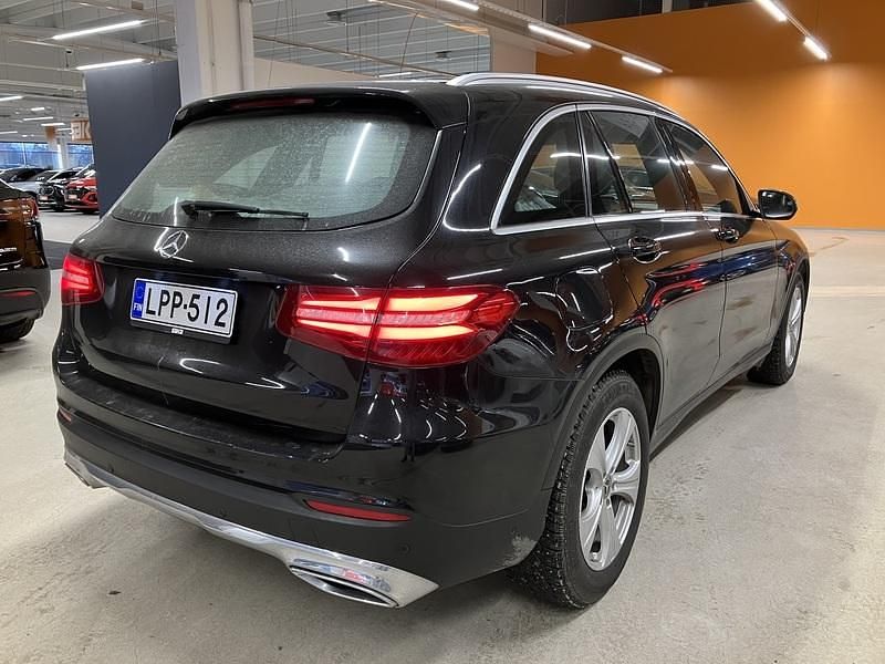 Käytetty Mercedes GLC220 Business 170 HP (125 kW) 2017 Katumaasturi