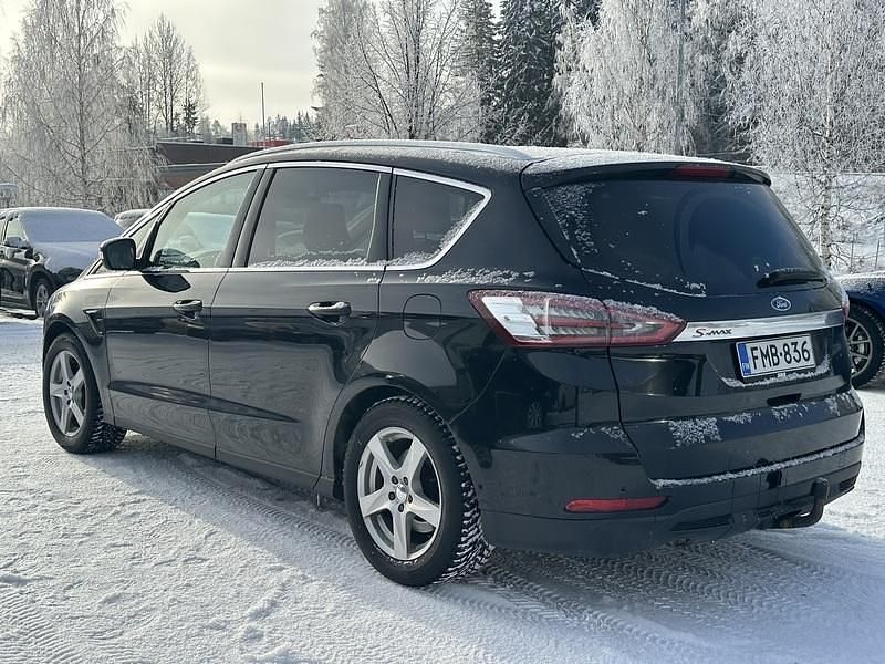 Käytetty Ford S-MAX Business Edition 150 HP (110 kW) 2016 Tila-auto