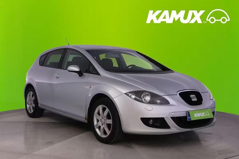 Hopea / harmaa Käytetty 2008 Seat Leon Stylance Sedan | 2 390 € - Kuva 1/4