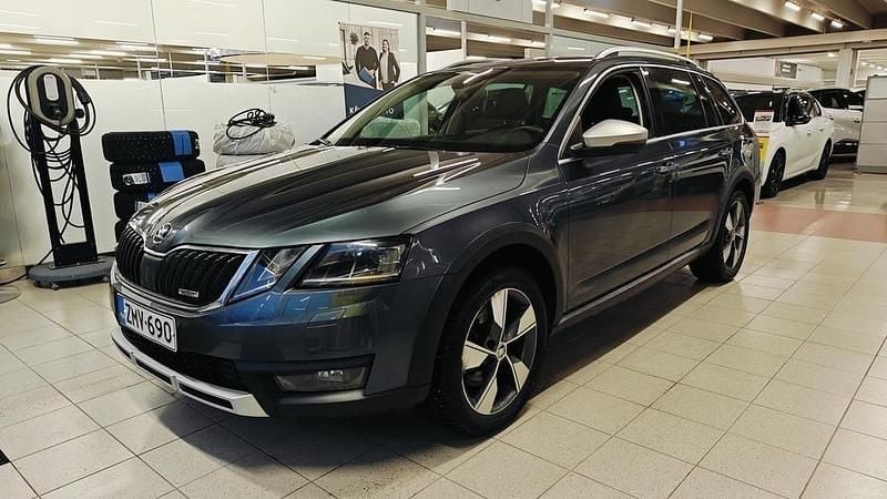 Met. harmaa Käytetty 2020 Skoda Octavia Business Line Farmari | 27 900 € (Kallis) - Kuva 1/4