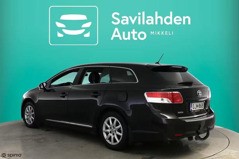 Käytetty Toyota Avensis Edition 126 HP (92 kW) 2011 Musta Farmari