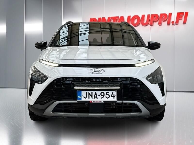 Käytetty Hyundai Bayon 120 HP (88 kW) 2023 Katumaasturi