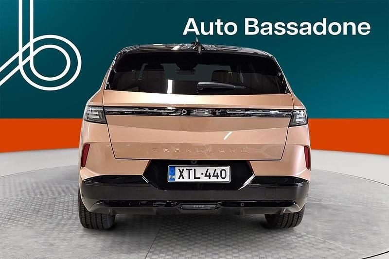 Käytetty Opel Grandland Electric 2025 Katumaasturi