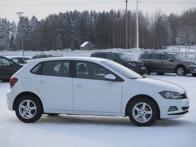 Käytetty VW Polo Style 90 HP (66 kW) 2022 Viistoperä