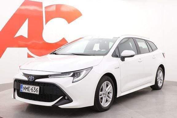 Valkoinen Käytetty 2021 Toyota Corolla Active Farmari | 20 890 € (Perustarjous) - Kuva 1/4