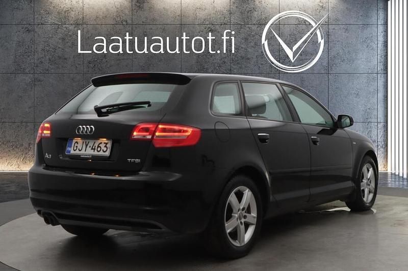 Käytetty Audi A3 Sportback Attraction 125 HP (91 kW) 2012 Viistoperä