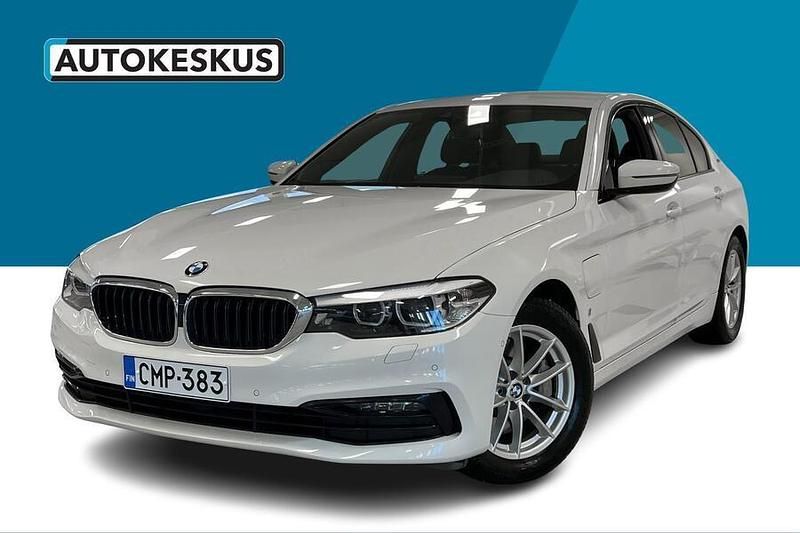 Valkoinen Käytetty 2020 BMW 530e Sport Line Sedan | 23 900 € (Hyvä tarjous) - Kuva 1/3