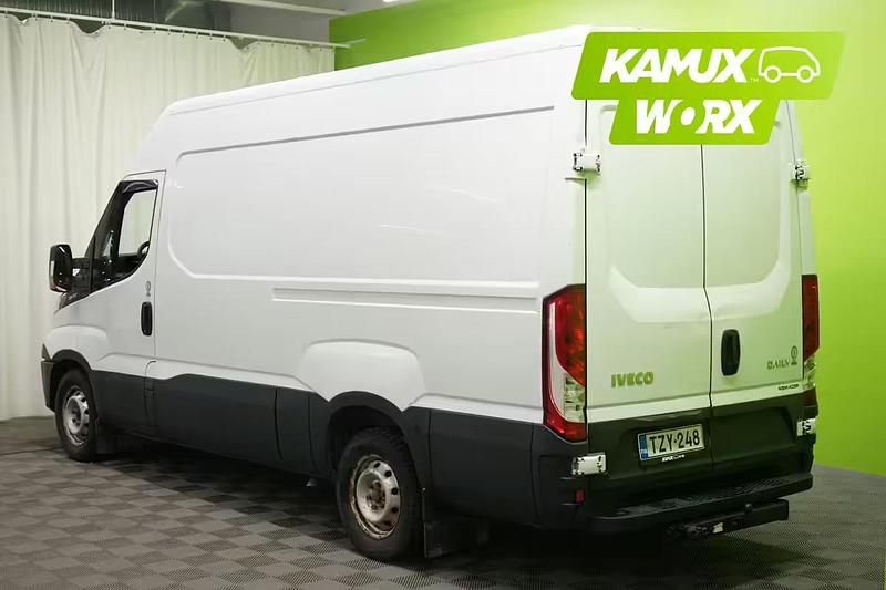 Käytetty Iveco Daily 146 HP (107 kW) 2015 Valkoinen Van