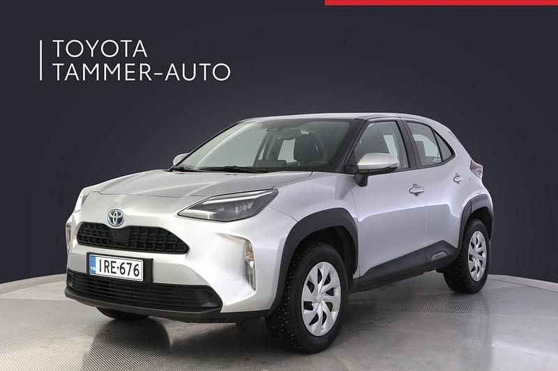 Käytetty Toyota Yaris Cross Active 116 HP (85 kW) 2023 Hopea Katumaasturi