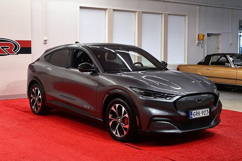 Käytetty Ford Mustang Mach-E Premium 258 kW (351 HP) 2024 Harmaa Katumaasturi