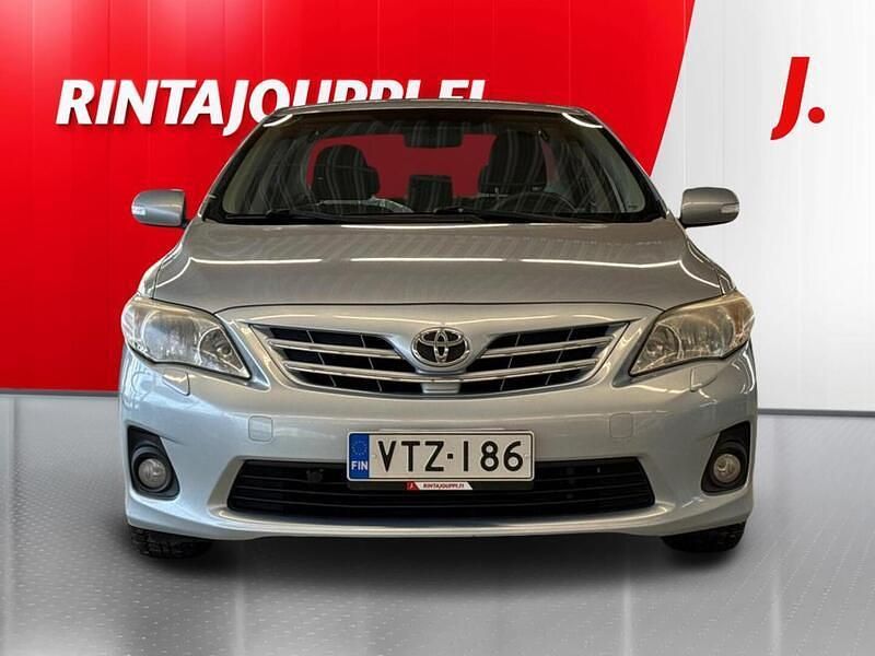 Käytetty Toyota Corolla Sol 132 HP (97 kW) 2012 Sininen Sedan