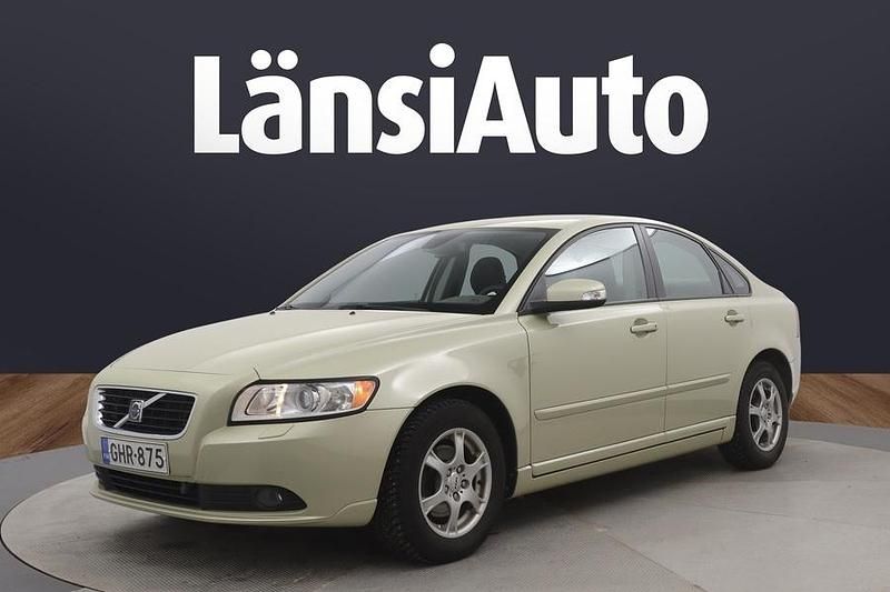 Käytetty 2007 Volvo S40 Momentum Sedan | 7 500 € (Perustarjous) - Kuva 1/2