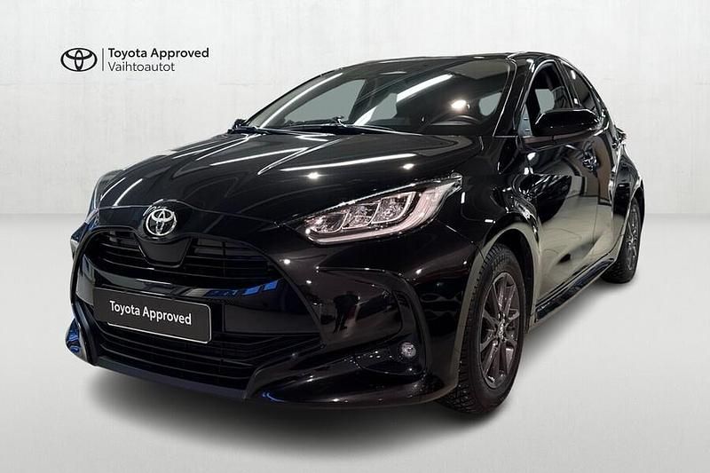 Käytetty Toyota Yaris Hybrid Plus 92 HP (67 kW) 2025 Viistoperä
