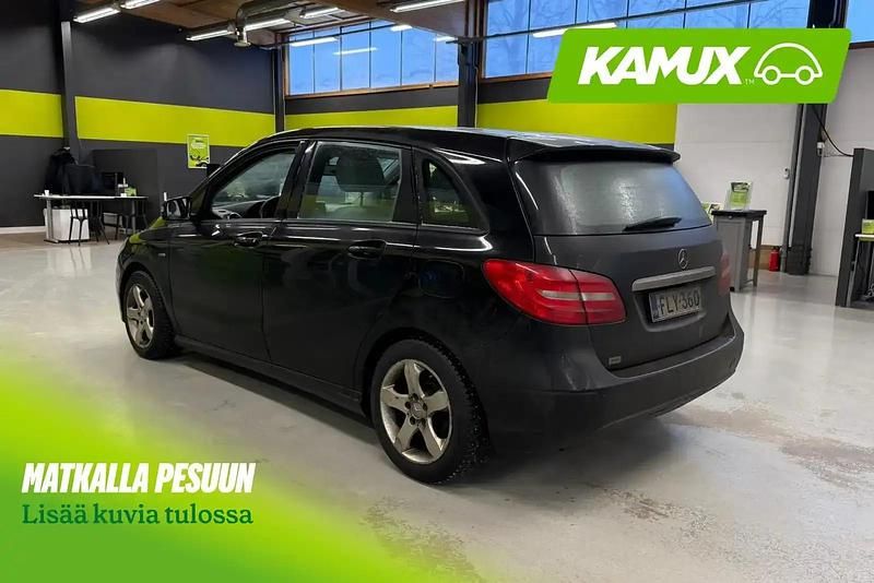Käytetty Mercedes B180 Business 109 HP (80 kW) 2012 Musta Tila-auto