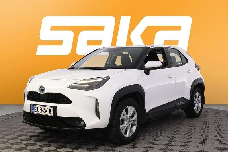 Käytetty Toyota Yaris Cross Active 116 HP (85 kW) 2022 Katumaasturi
