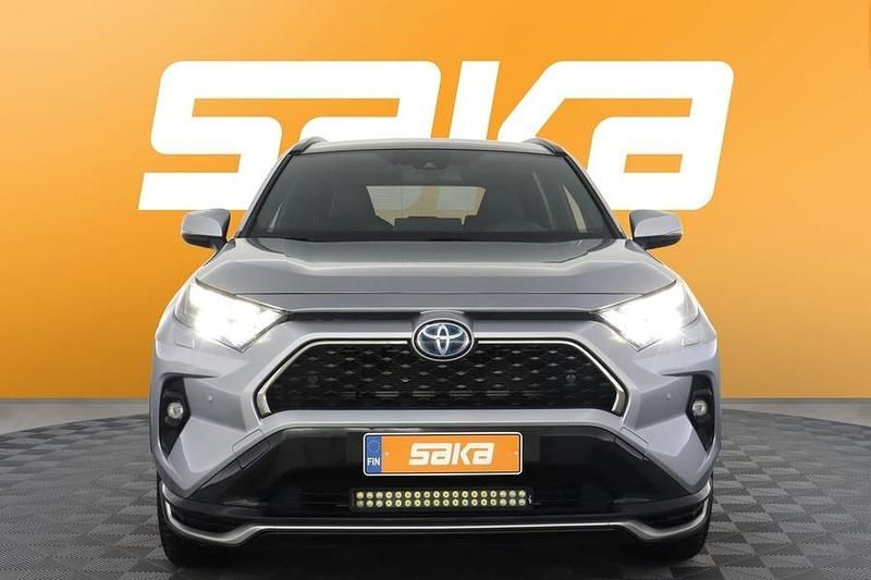 Käytetty Toyota RAV4 Hybrid Style 306 HP (225 kW) 2022 Katumaasturi