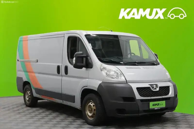 Hopea / harmaa Käytetty 2014 Peugeot Boxer Van | 5 800 € (Perustarjous) - Kuva 1/4