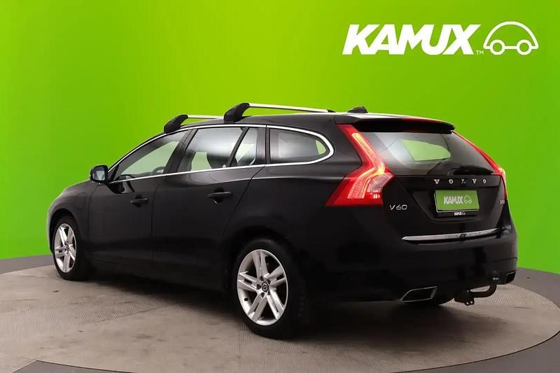 Käytetty Volvo V60 220 HP (161 kW) 2018 Musta Farmari