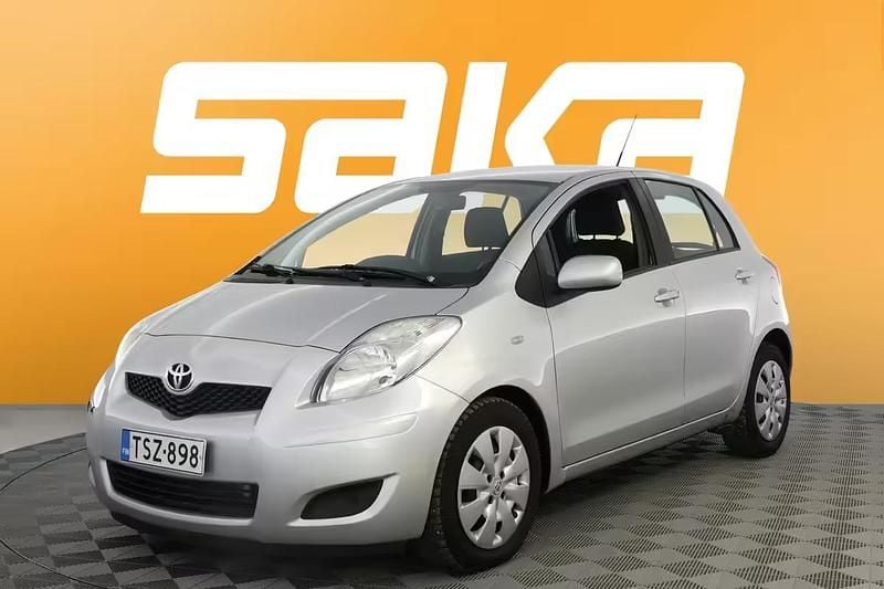 Käytetty Toyota Yaris Sol 90 HP (66 kW) 2010 Viistoperä