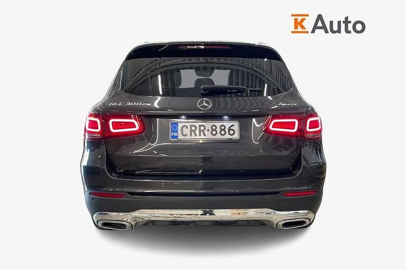 Käytetty Mercedes GLC300e Business 194 HP (142 kW) 2021 Harmaa Katumaasturi