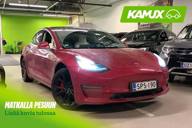 Punainen Käytetty 2019 Tesla Model 3 Performance Sedan | 27 790 € (Perustarjous) - Kuva 1/4