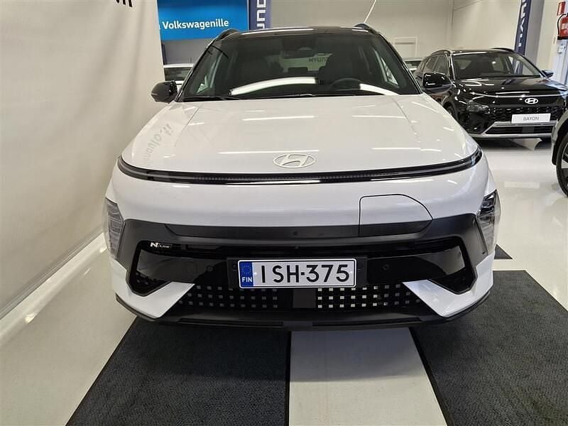 Käytetty Hyundai Kona N Line 160 kW (218 HP) 2025 Valkoinen Katumaasturi