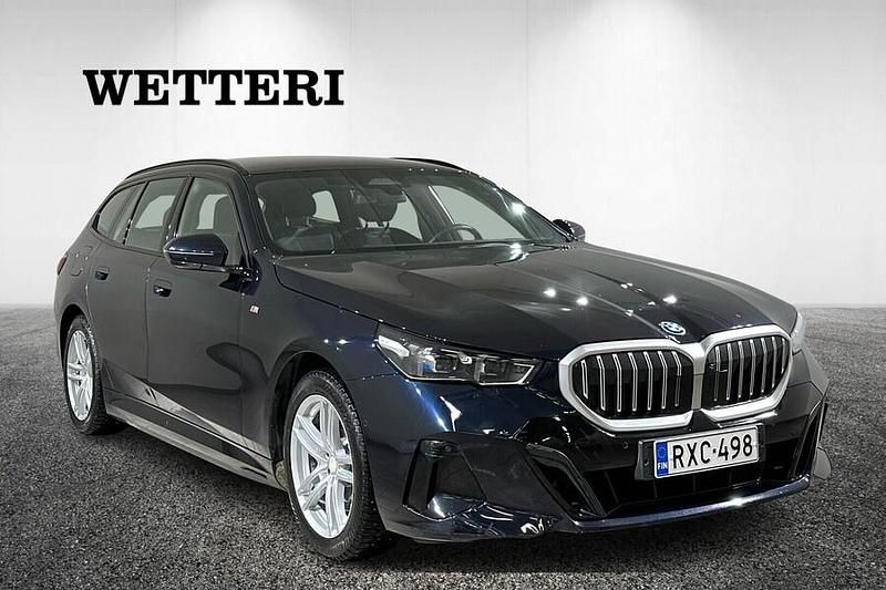 Käytetty BMW 530e M Sport 299 HP (219 kW) 2024 Musta Farmari