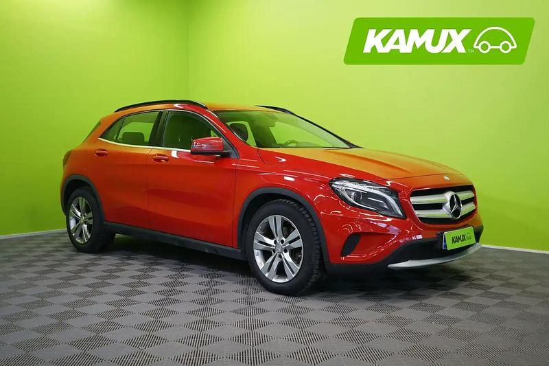 Käytetty Mercedes GLA200 Business 136 HP (100 kW) 2015 Punainen Katumaasturi