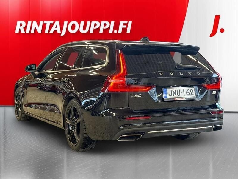 Käytetty Volvo V60 Business Edition 303 HP (222 kW) 2021 Musta Farmari