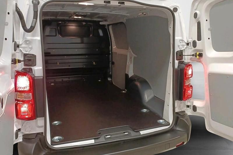 Käytetty Opel Vivaro Innovation 144 HP (105 kW) 2025 Valkoinen Tila-auto