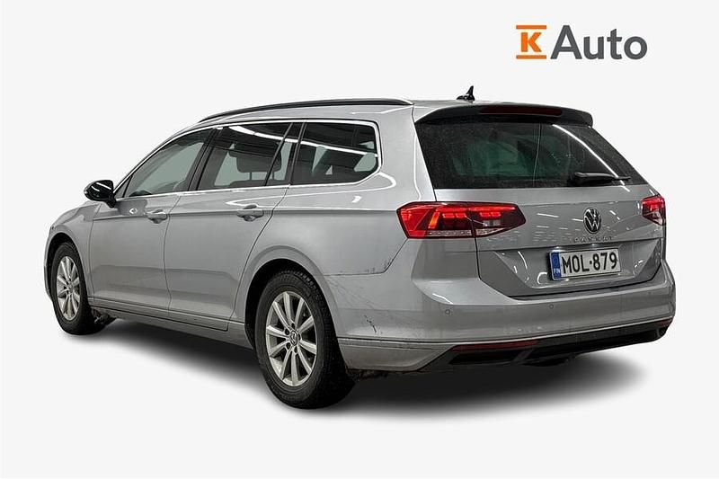 Käytetty VW Passat Comfortline 150 HP (110 kW) 2023 Harmaa Farmari