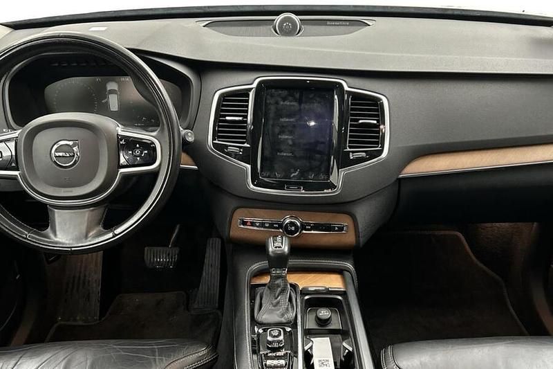 Käytetty Volvo XC90 Inscription 235 HP (172 kW) 2018 Katumaasturi