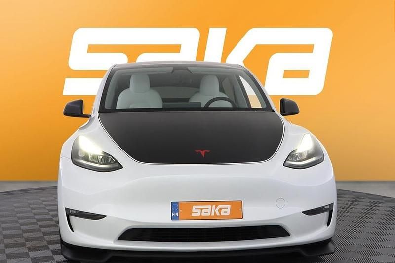 Käytetty Tesla Model Y Performance 336 kW (457 HP) 2024 Katumaasturi