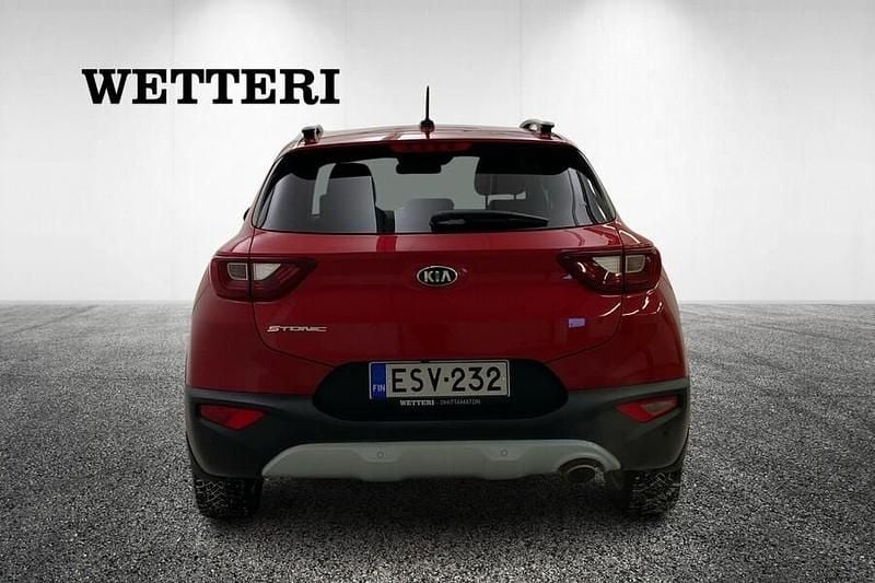 Käytetty Kia Stonic EX 101 HP (74 kW) 2021 Punainen Katumaasturi