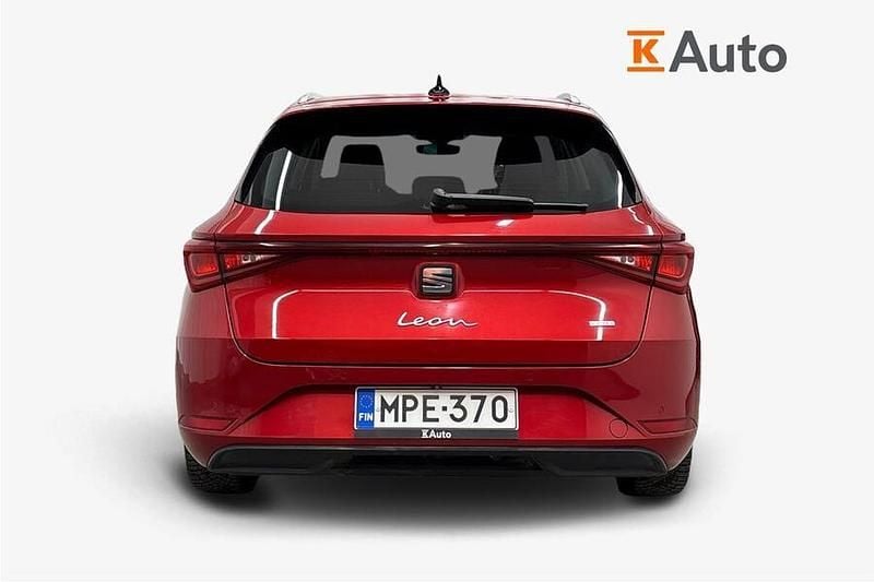 Käytetty Seat Leon XCELLENCE 204 HP (150 kW) 2023 Punainen Farmari