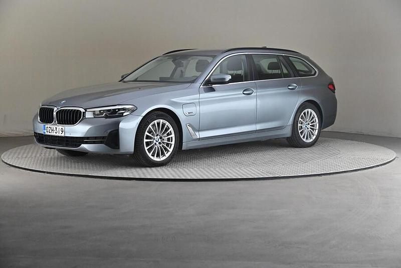 Käytetty 2022 BMW 530e Farmari | 31 900 € (Perustarjous) - Kuva 1/4