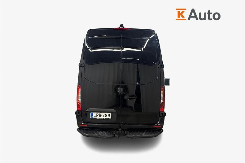 Käytetty Mercedes Sprinter 188 HP (138 kW) 2021 Musta Van