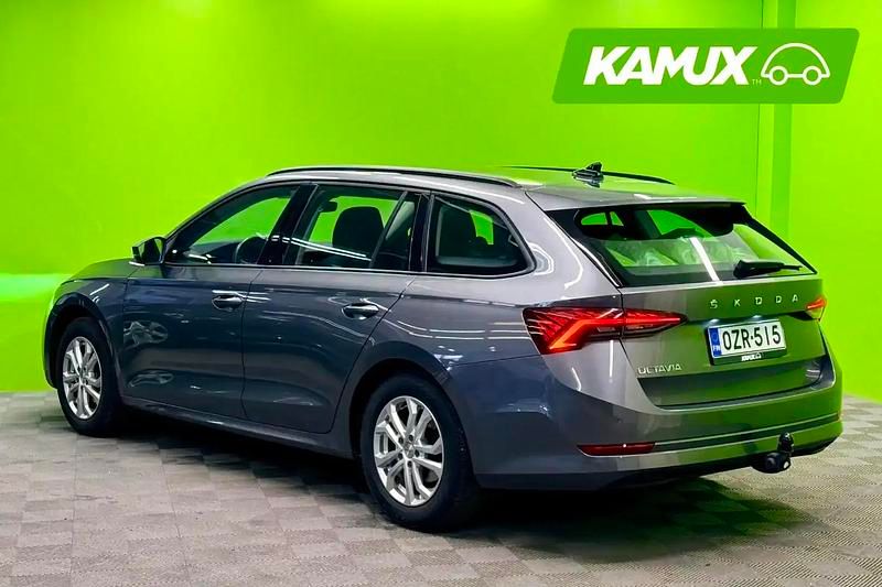 Käytetty Skoda Octavia Ambition 150 HP (110 kW) 2023 Hopea / harmaa Farmari